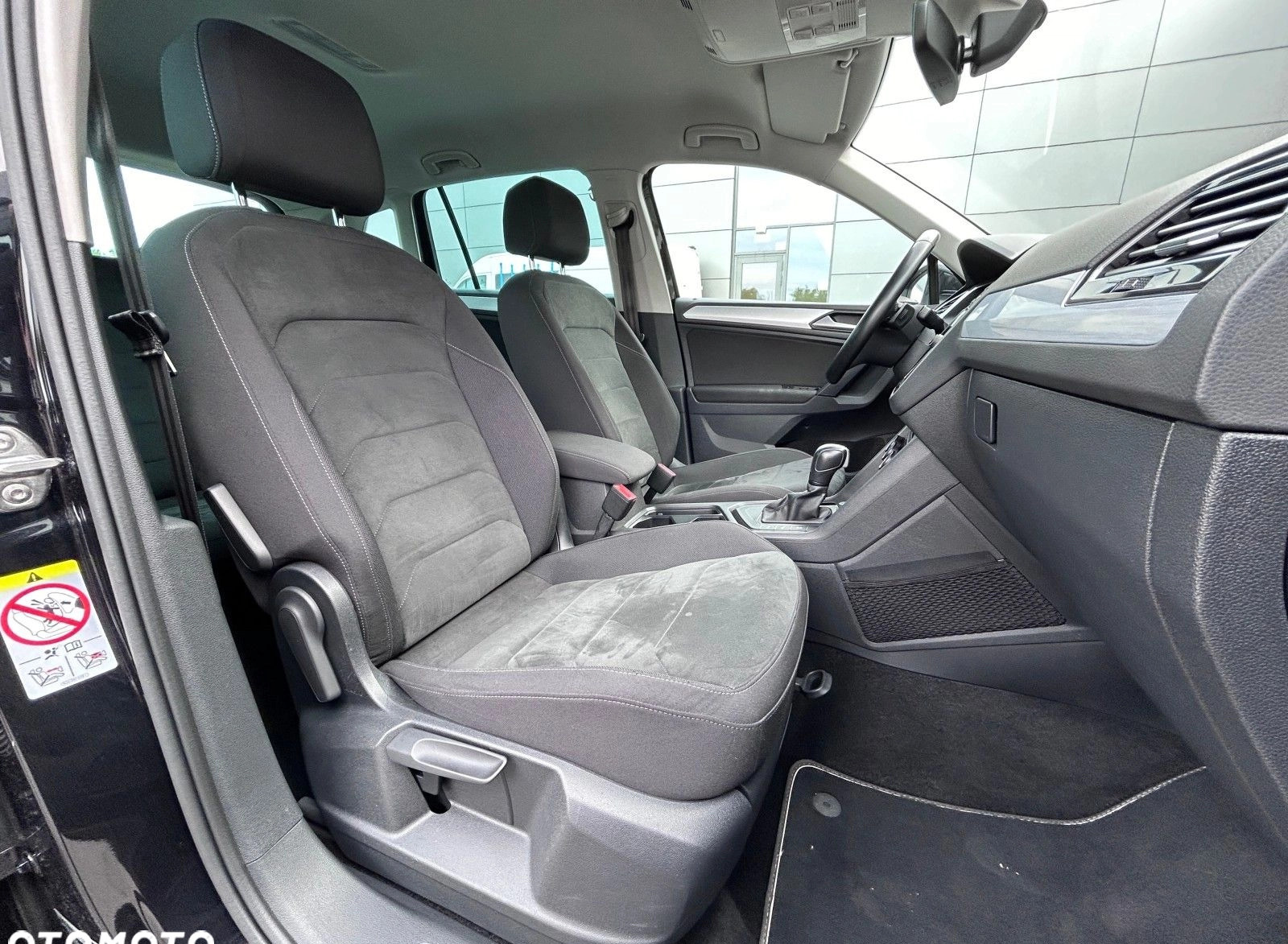 Volkswagen Tiguan cena 112900 przebieg: 71058, rok produkcji 2020 z Krzeszowice małe 781